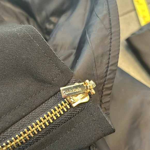 Calvin Klein Woman’s Lightweight, Water Resistant Coat - Picture 13 of 13